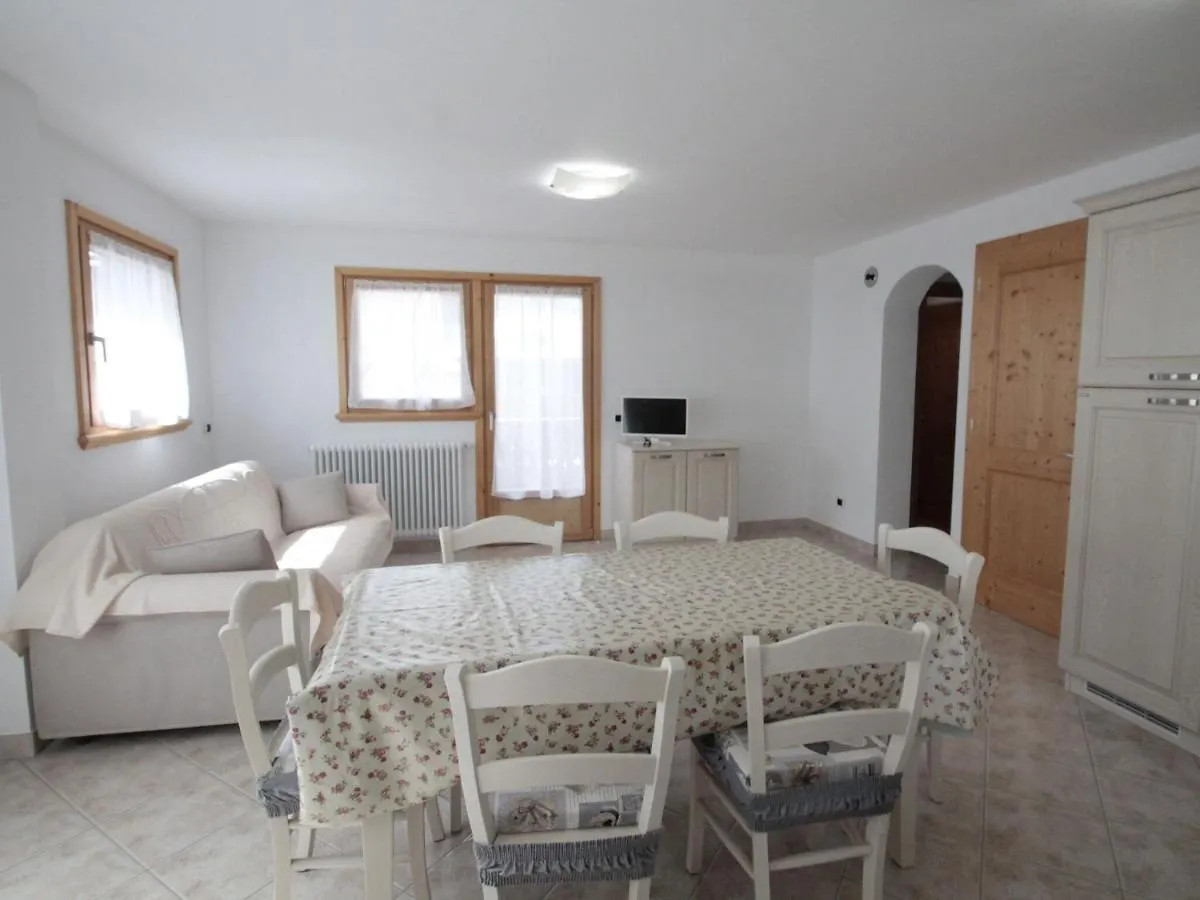 Comfortable Holiday Home in Livigno near Ski Lift Italia