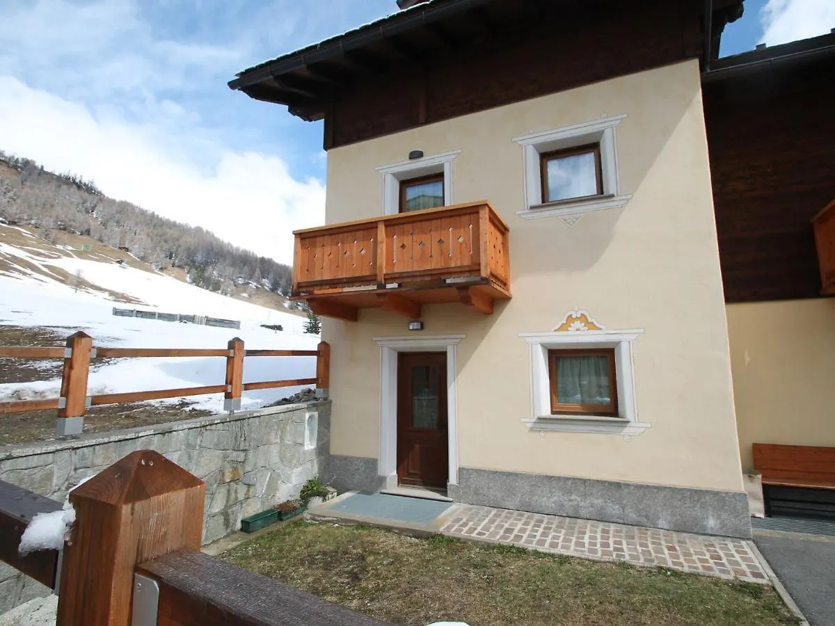 Comfortable Holiday Home in Livigno near Ski Lift Italia
