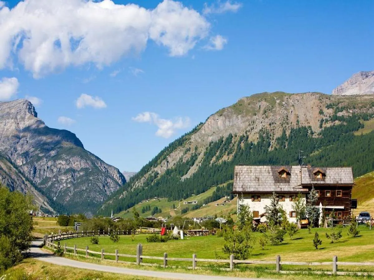 Comfortable Holiday Home in Livigno near Ski Lift