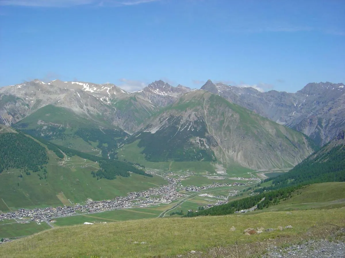 Comfortable Holiday Home in Livigno near Ski Lift